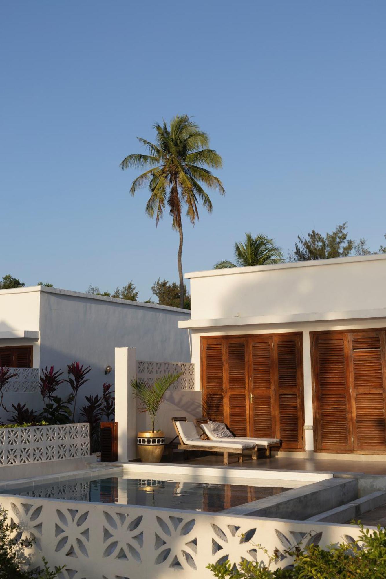 Pili Pili Orient Beach Resort Bwejuu Exterior photo